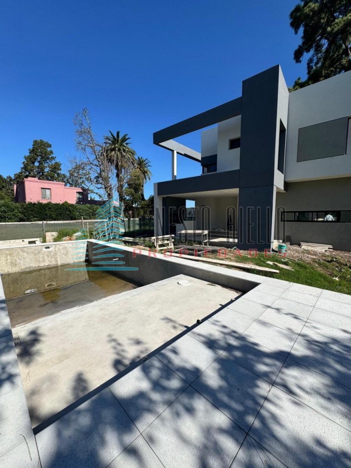 A. Espectacular Casa en Venta con Piscina - Greenville Polo & Resort