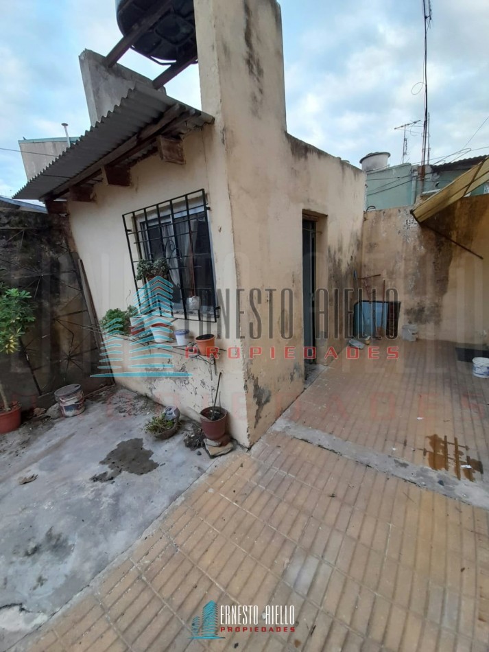 VENTA CASA 3 AMB. C/COCHERA, PATIO Y LAVADERO INDEPENDIENTE. BERAZATEGUI