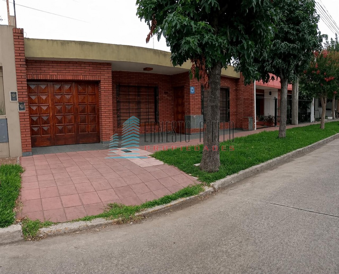 Venta Casa en Una Sola Planta con Piscina - Quilmes