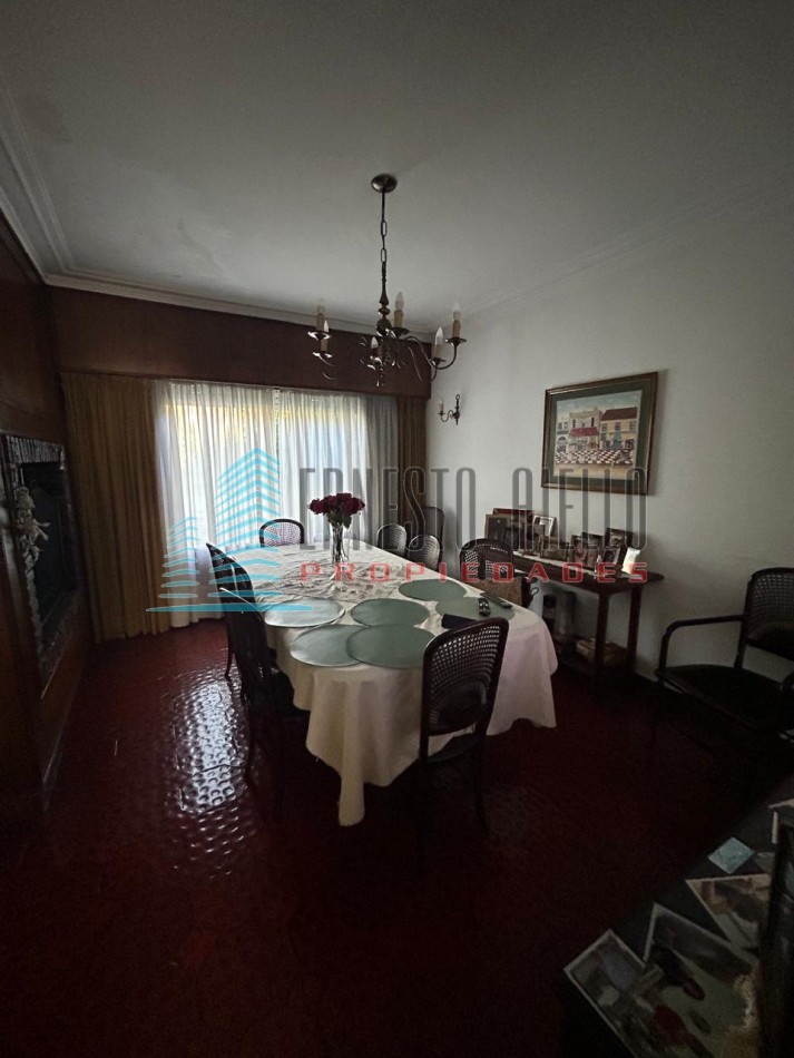 VENTA CASA 6 AMB EN 1 PLANTA S/2 LOTES - 748M2 - PISCINA