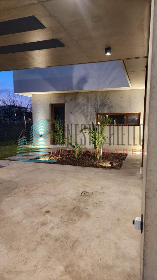 Espectacular Casa en Venta de Cinco Ambientes en Puerto Nizuc-Guillermo Hudson