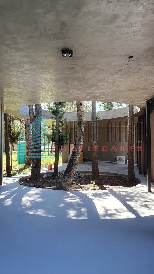 A. Casa en Venta 4 Ambientes Greenville con Piscina