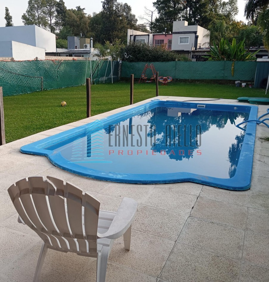 A. Venta Casa 4 Ambientes en El Pato con Piscina