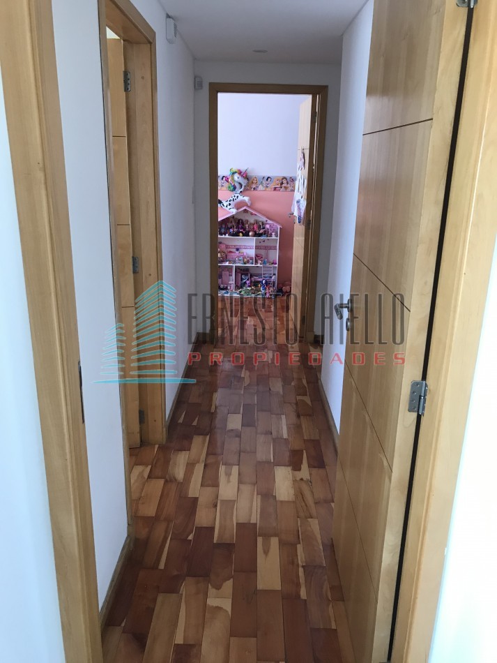 Impecable Piso Venta con dos cocheras -Quilmes Centro