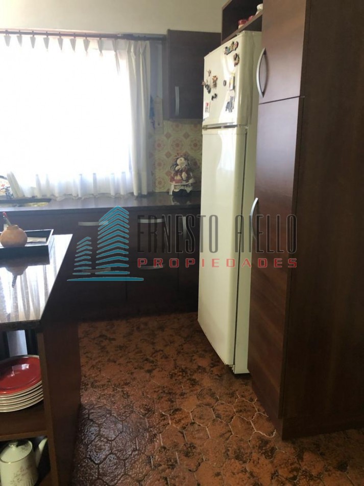 A VENTA Impecable Casa en en dos plantas con Piscina- Ranelagh