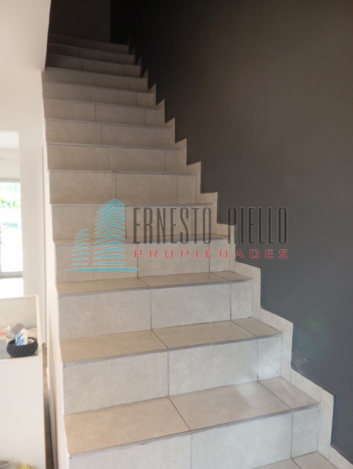 A. Venta Casa 4 Ambientes en El Pato con Piscina