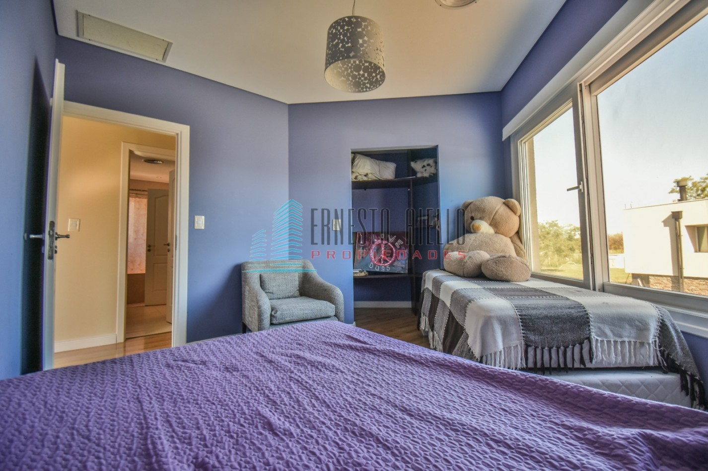 Impecable Piso Venta con dos cocheras -Quilmes Centro