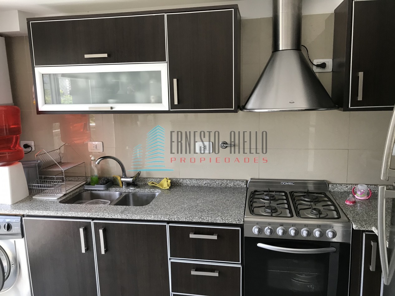 Impecable Piso Venta con dos cocheras -Quilmes Centro