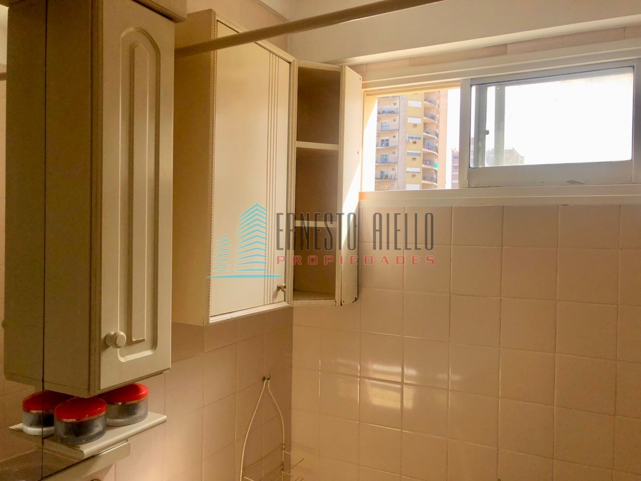 A. VENTA Departamento Tres Ambientes con Cochera y Baulera - Quilmes Centro