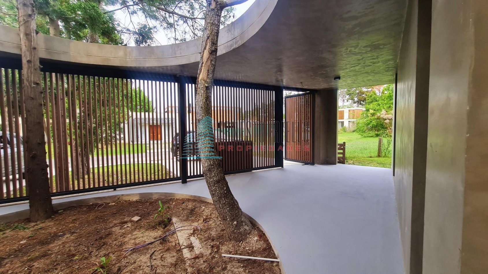 A. Casa en Venta 4 Ambientes Greenville con Piscina