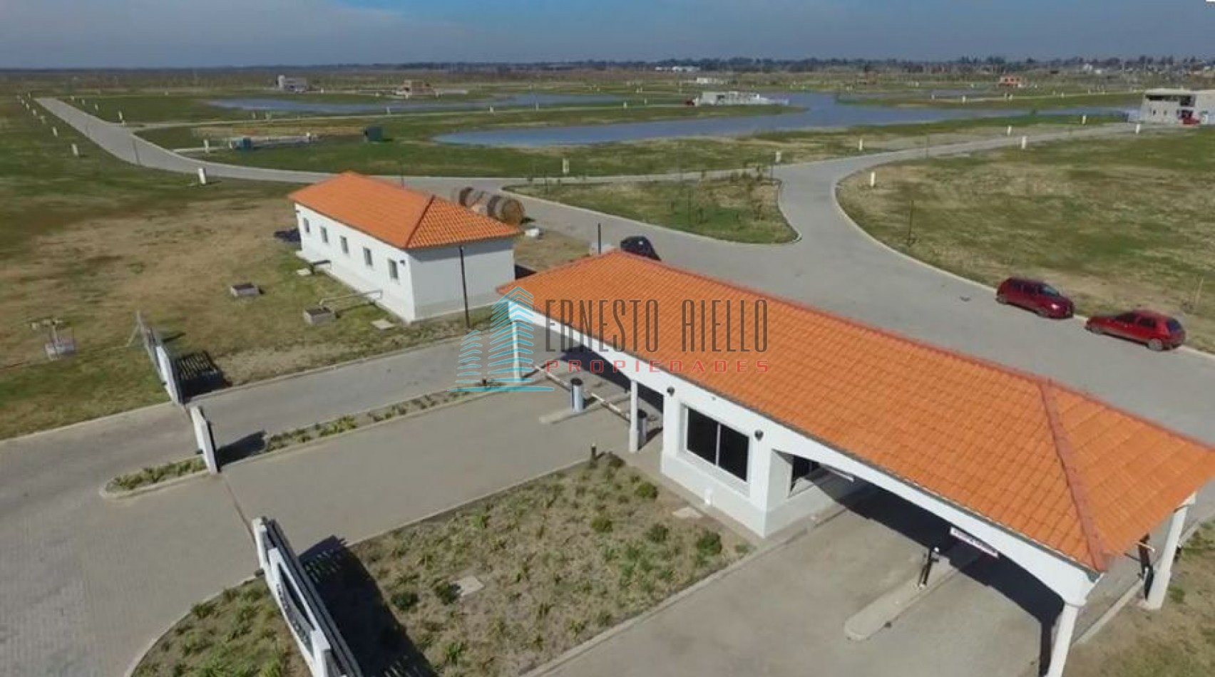 A. VENTA Excelente Lote en Barrio Sebastian Gaboto SALIDA A LA LAGUNA