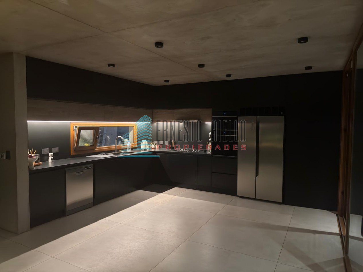 Espectacular Casa en Venta de Cinco Ambientes en Puerto Nizuc-Guillermo Hudson