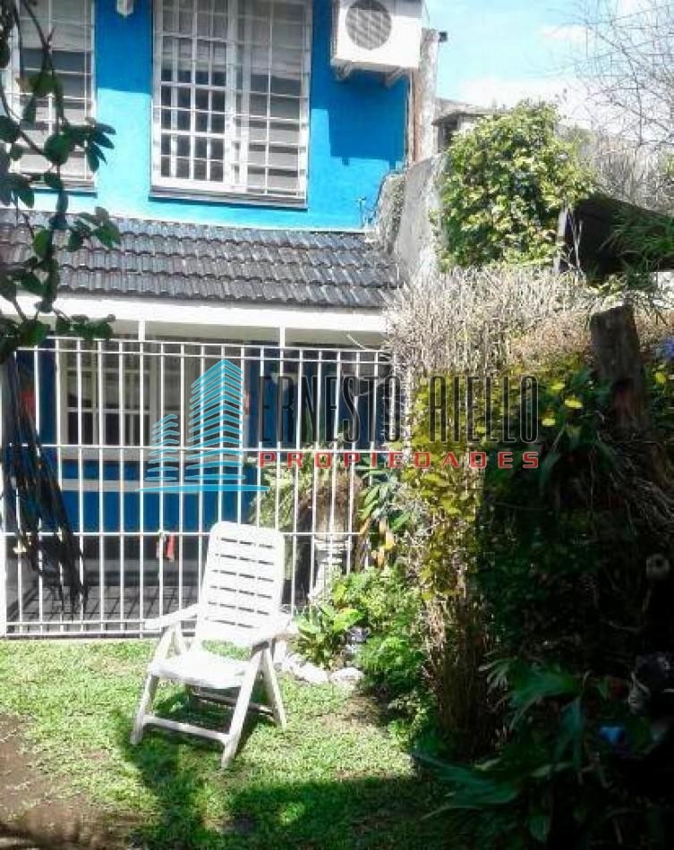 VENTA IMPECABLE DUPLEX CON COCHERA - QUILMES