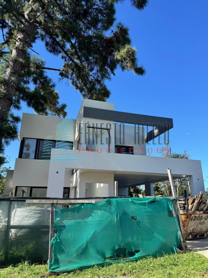 A. Espectacular Casa en Venta con Piscina - Greenville Polo & Resort