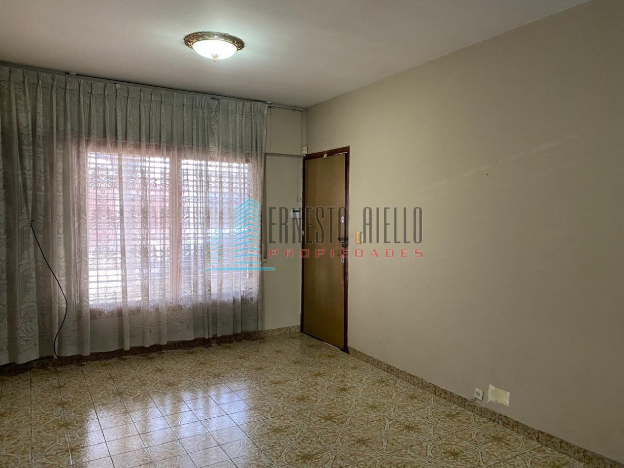 Venta Casa en Una Sola Planta con Piscina - Quilmes