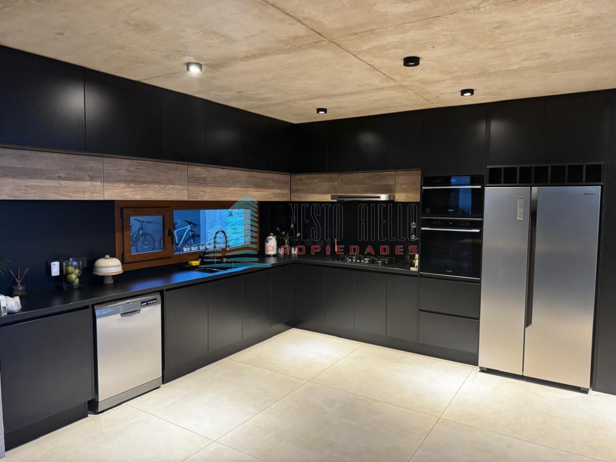 Espectacular Casa en Venta de Cinco Ambientes en Puerto Nizuc-Guillermo Hudson