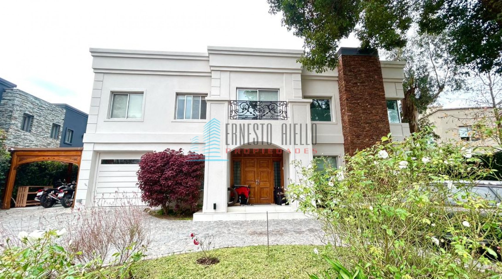 A. VENTA Espectacular CASA en Dos Plantas en Fincas de Iraola