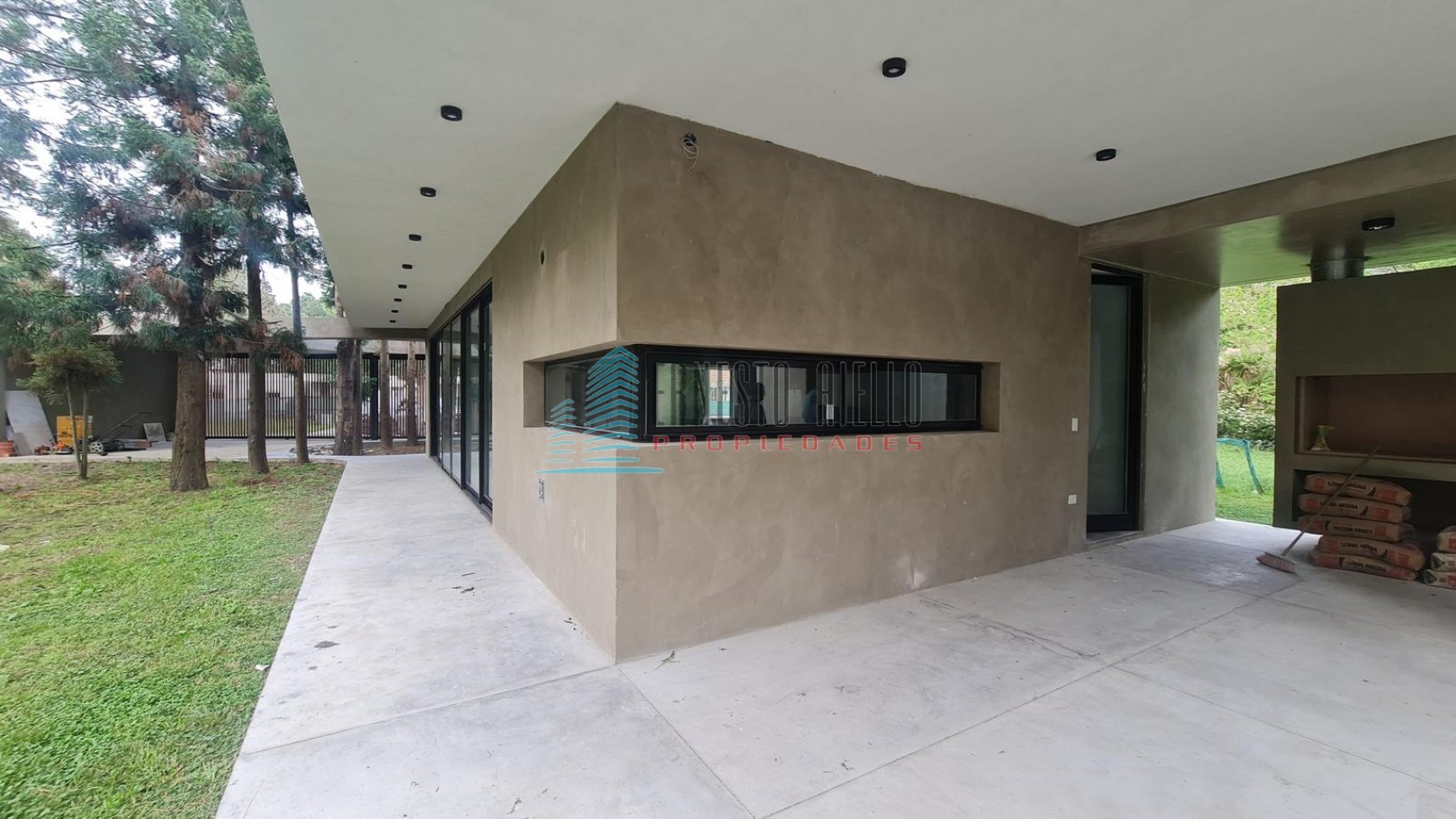 A. Casa en Venta 4 Ambientes Greenville con Piscina