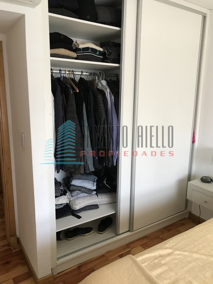 Impecable Piso Venta con dos cocheras -Quilmes Centro