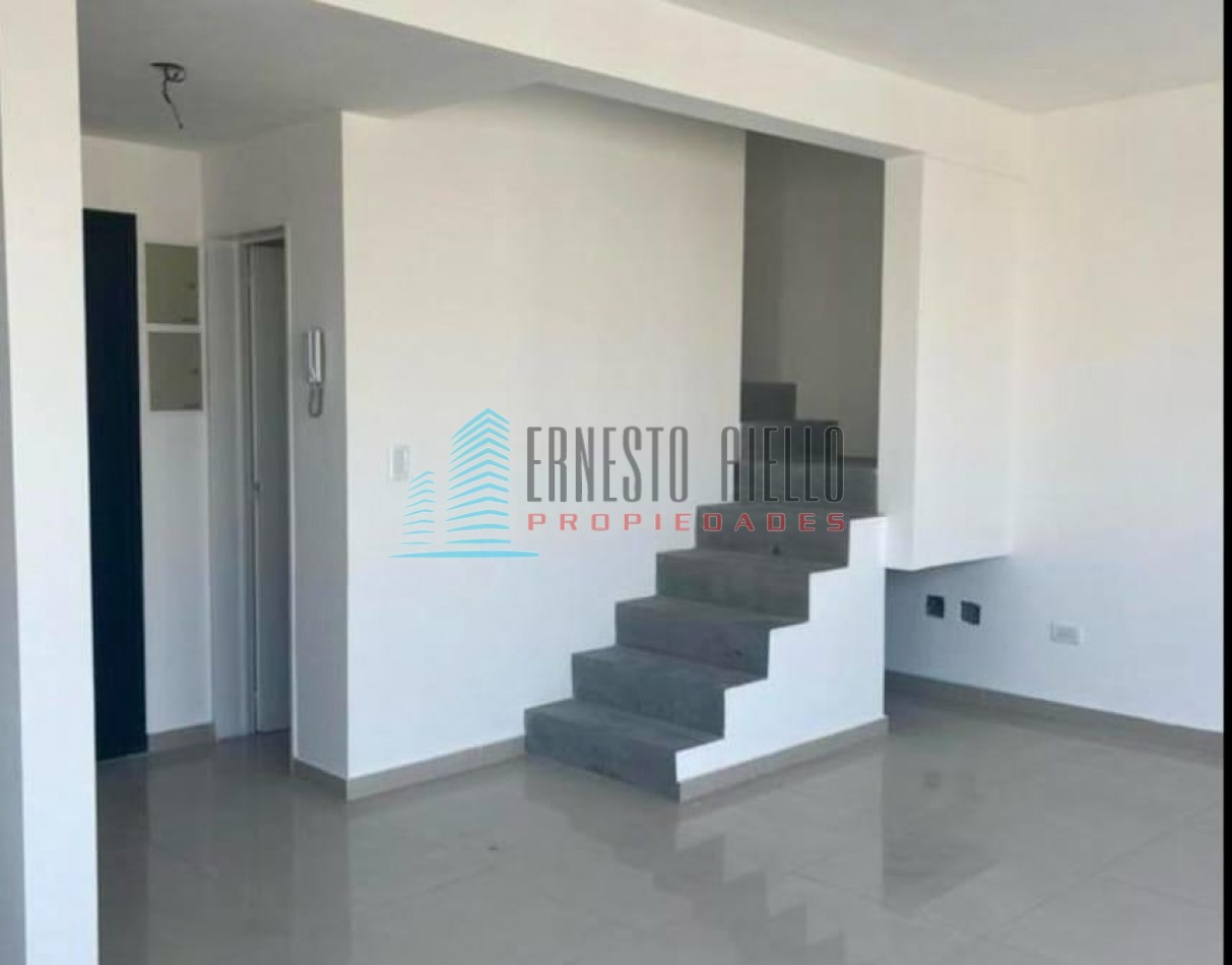 A- Departamento Triplex Ultimo Piso con Jacuzzi y Parrilla - Quilmes Centro.