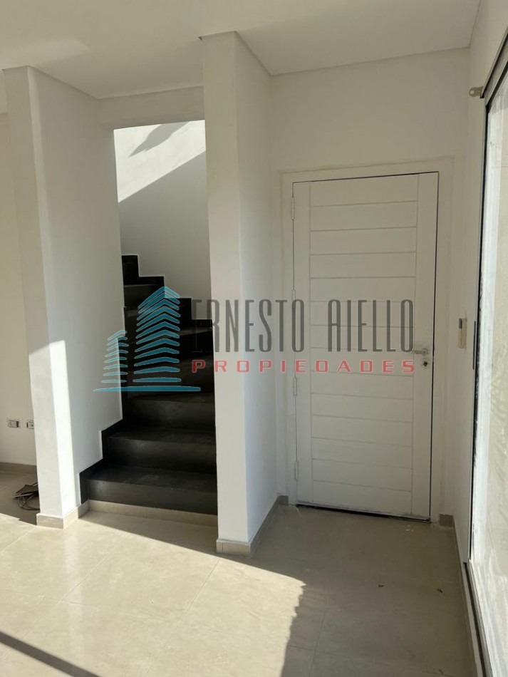 ALQUILER DUPLEX TRES AMBIENTES EN ALTOS DE HUDSON II