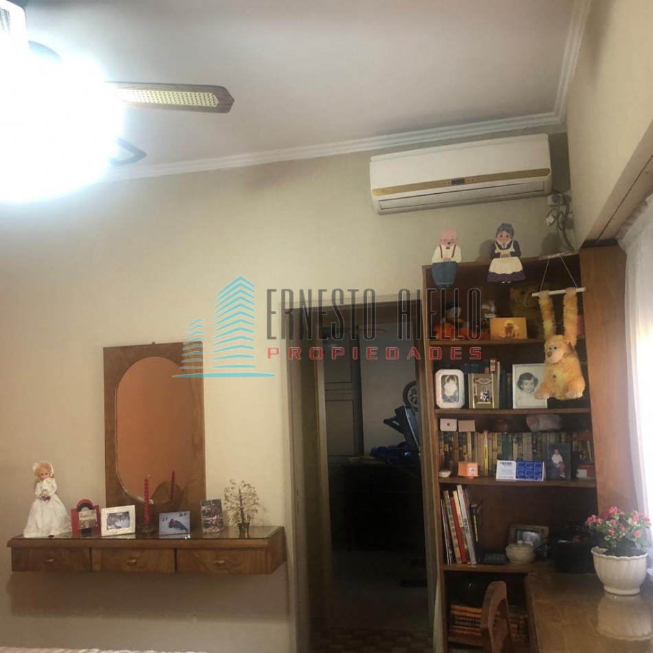 Excelente Casa con Cochera - Piscina en Quilmes Oeste - Apta Credito