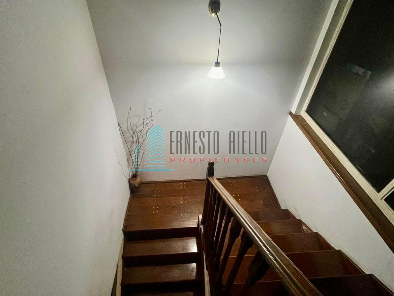 VENTA IMPECABLE CASA DOS PLANTAS CON PARQUE- ZONA RESIDENCIAL 