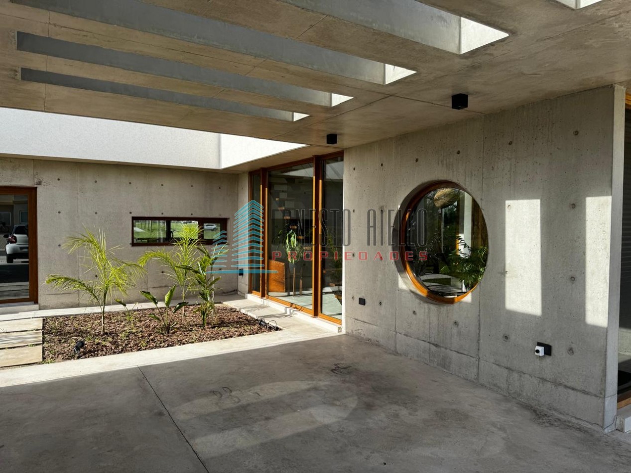 Espectacular Casa en Venta de Cinco Ambientes en Puerto Nizuc-Guillermo Hudson