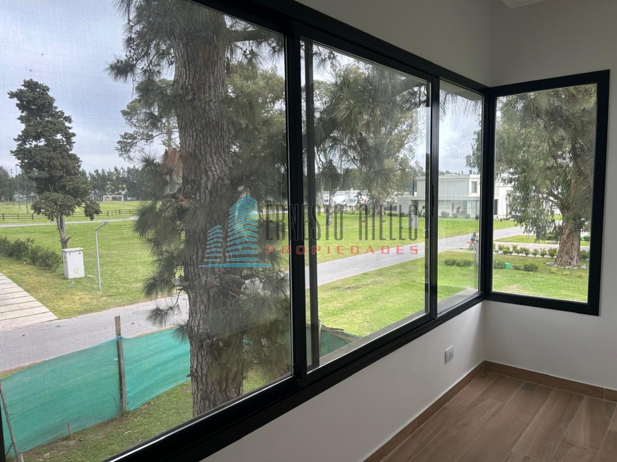 CASA EN VENTA CUATRO AMBIENTES CON PISCINA