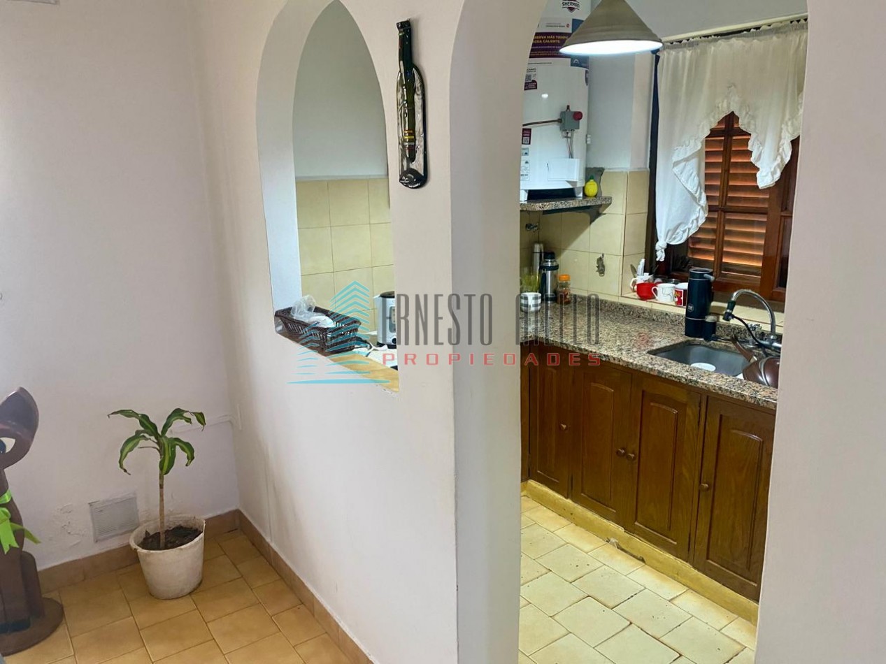 A. VENTA Impecable PH Tres Ambientes con Cochera - Excelente Ubicacion