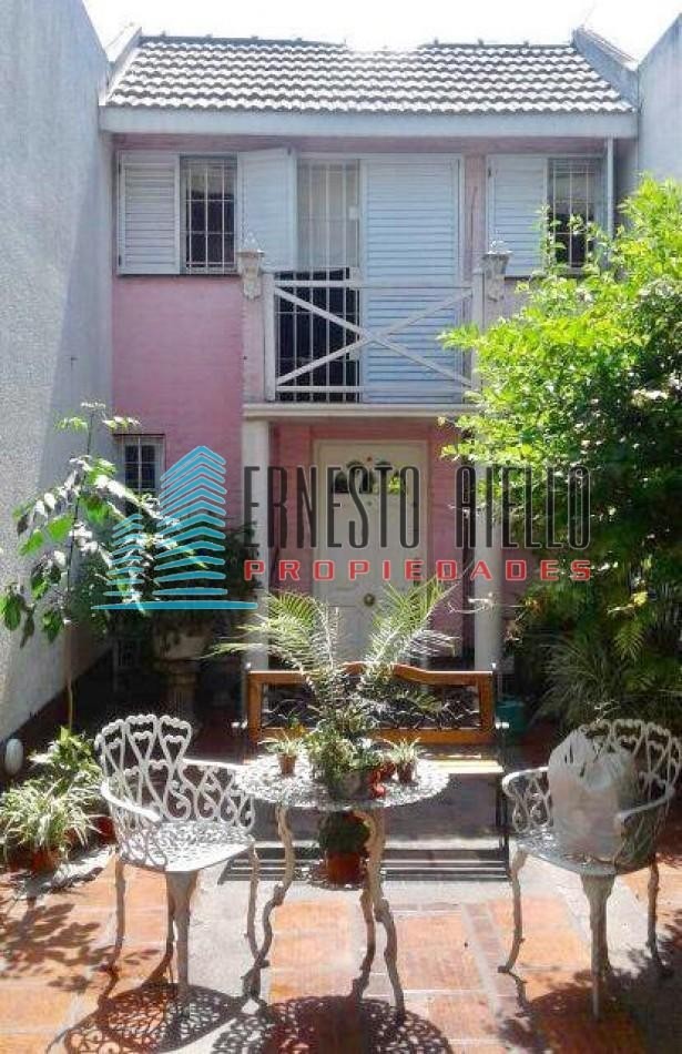 VENTA IMPECABLE DUPLEX CON COCHERA - QUILMES