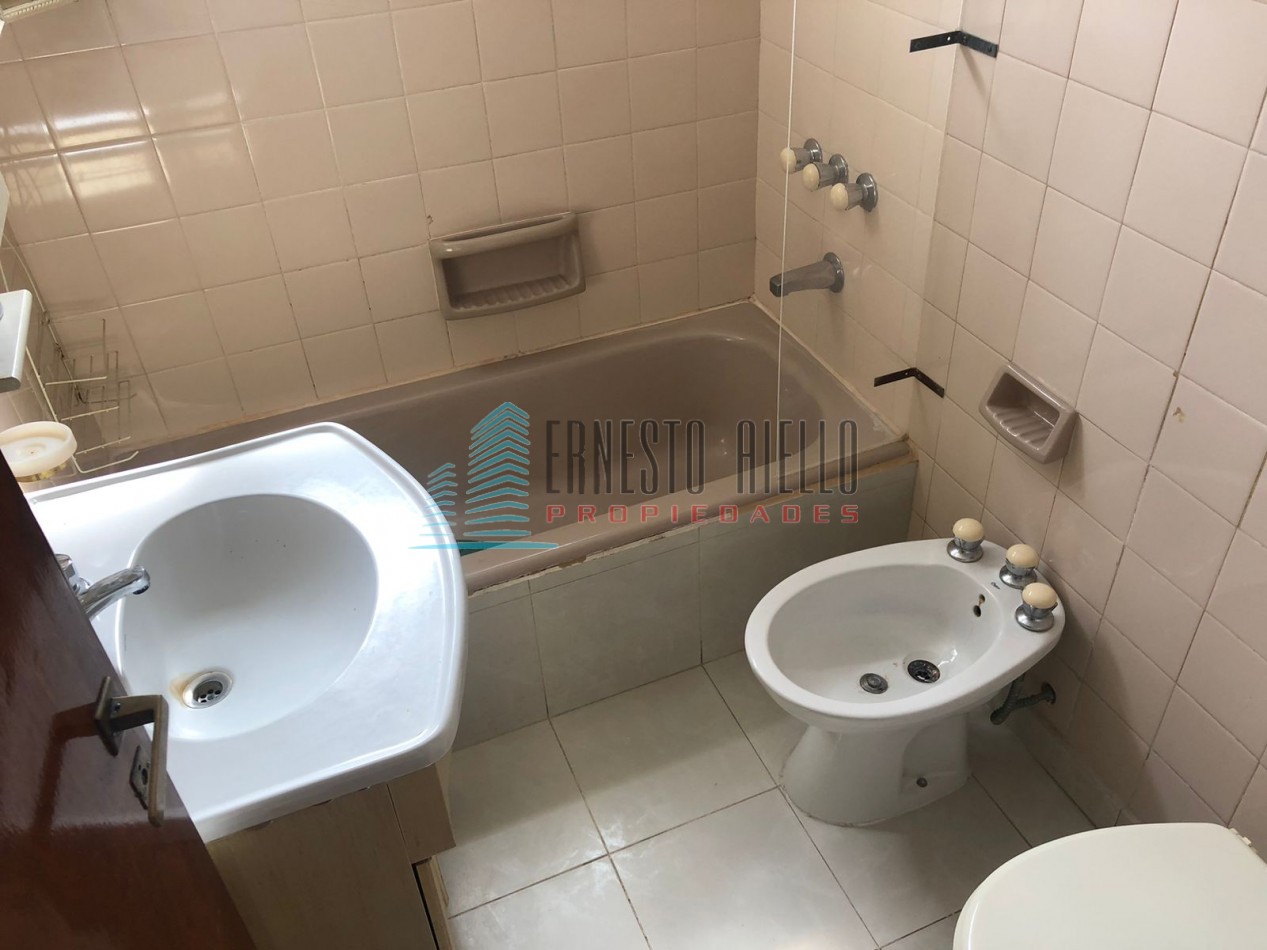 A. VENTA Departamento Tres Ambientes con Cochera y Baulera - Quilmes Centro