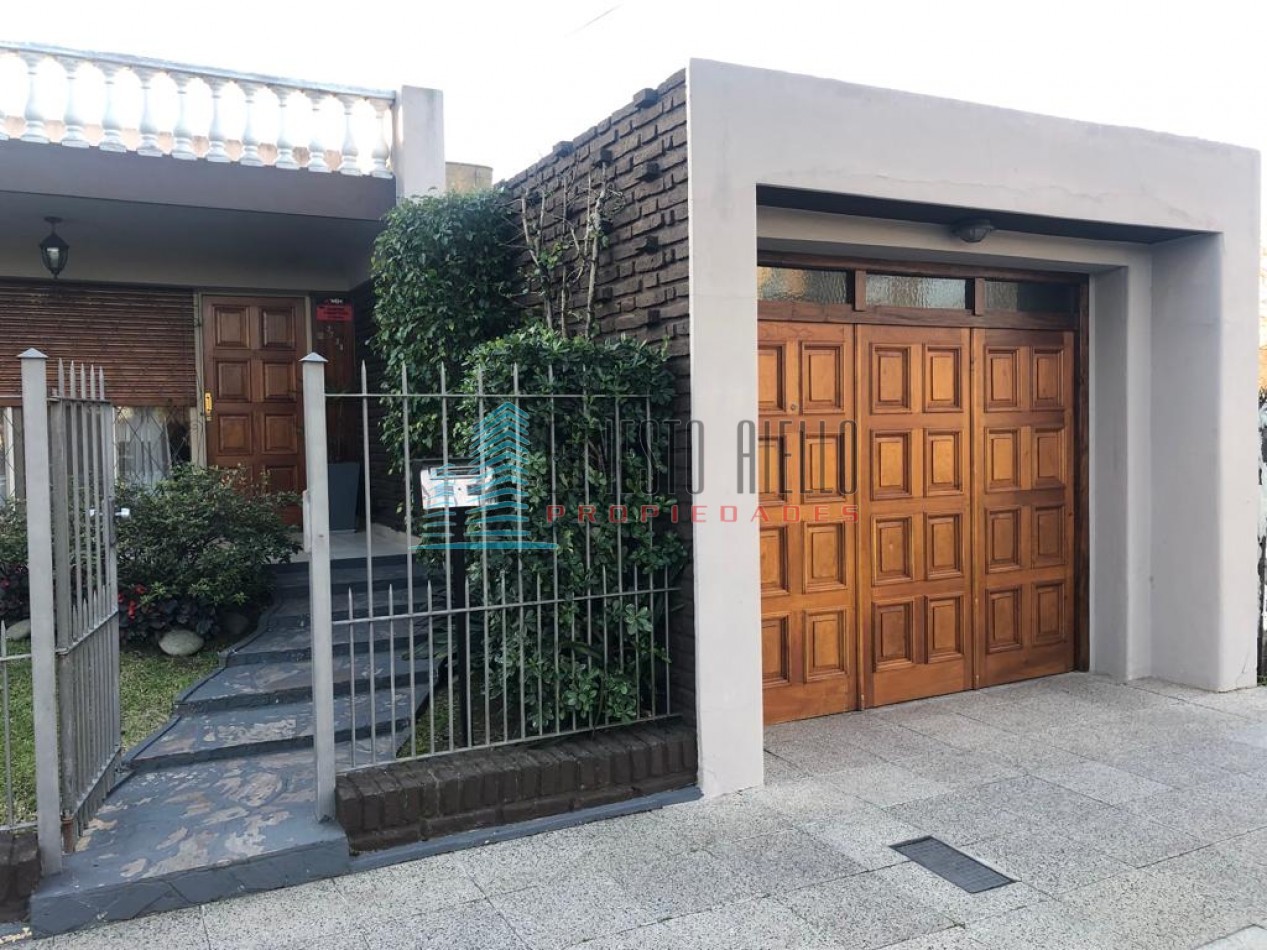 Excelente Casa con Cochera - Piscina en Quilmes Oeste - Apta Credito