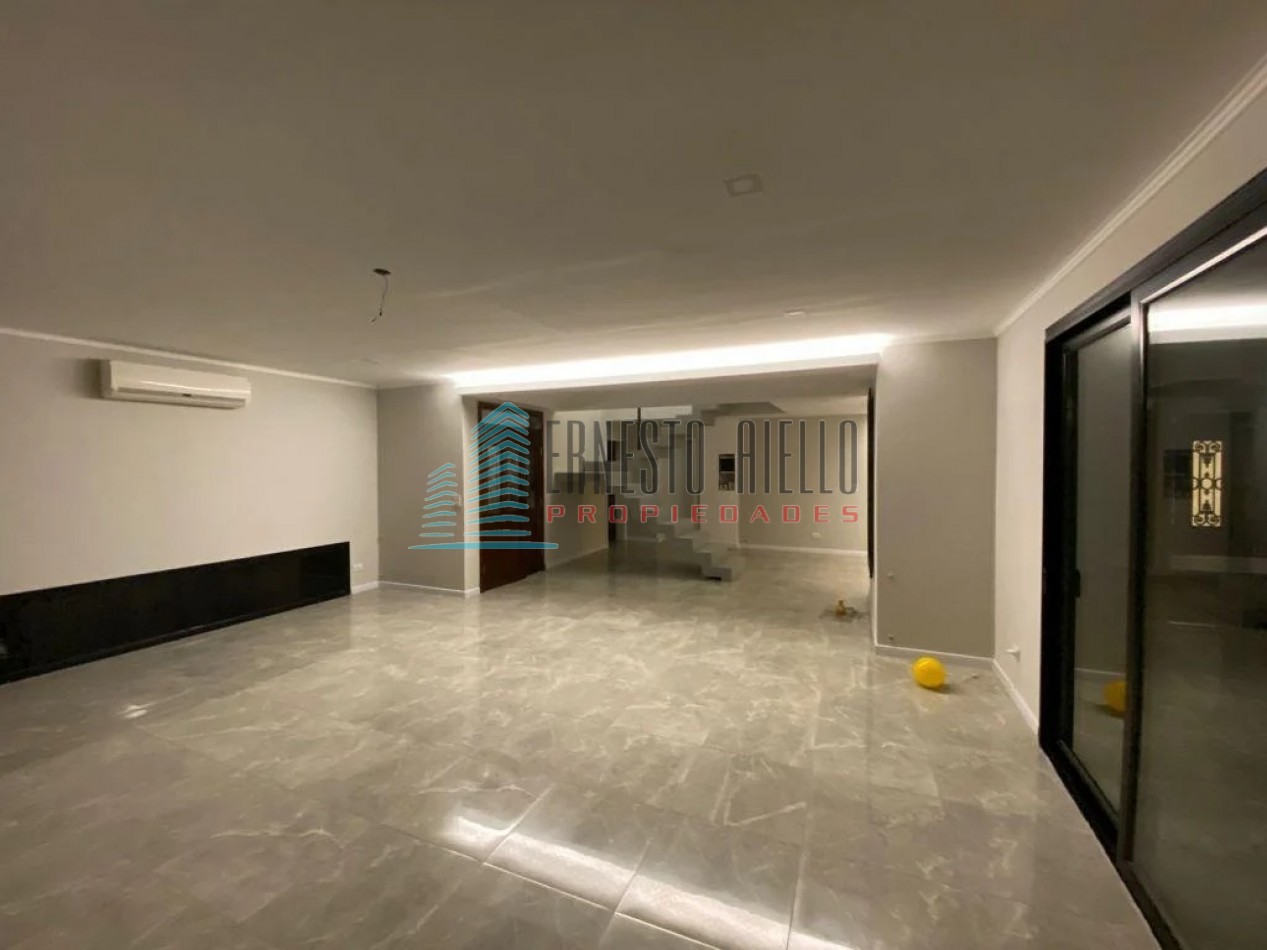 A. VENTA Imponente Casa 5 Ambientes - Las Acacias de Hudson