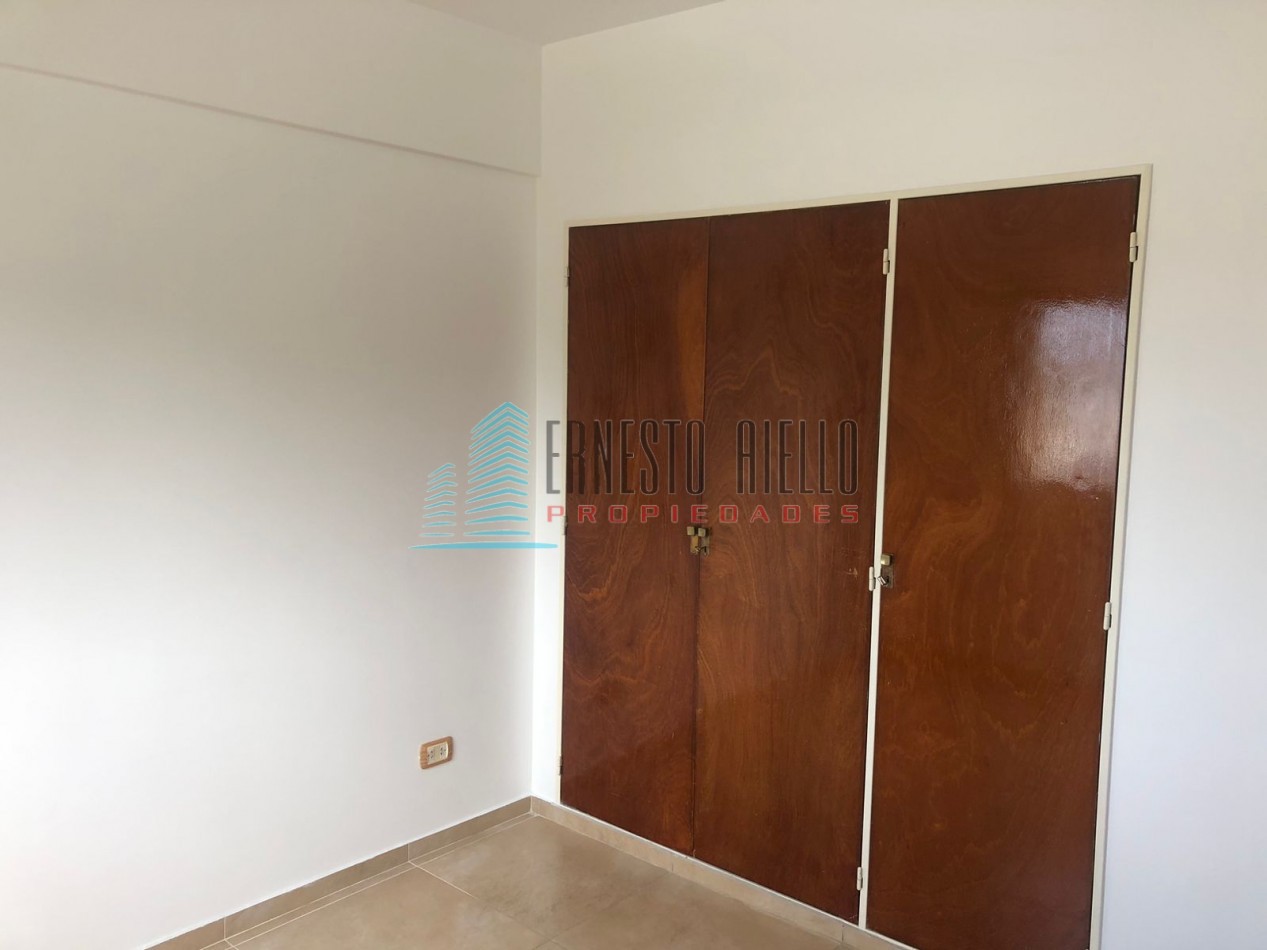 A. VENTA Departamento Tres Ambientes con Cochera y Baulera - Quilmes Centro