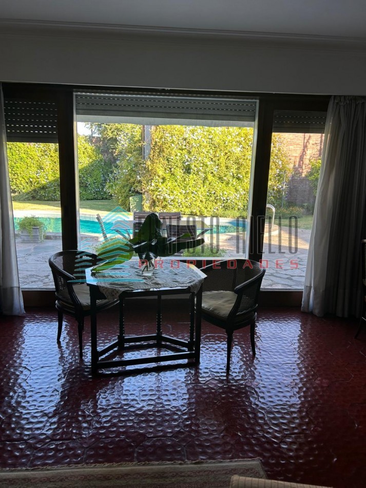 VENTA CASA 6 AMB EN 1 PLANTA S/2 LOTES - 748M2 - PISCINA