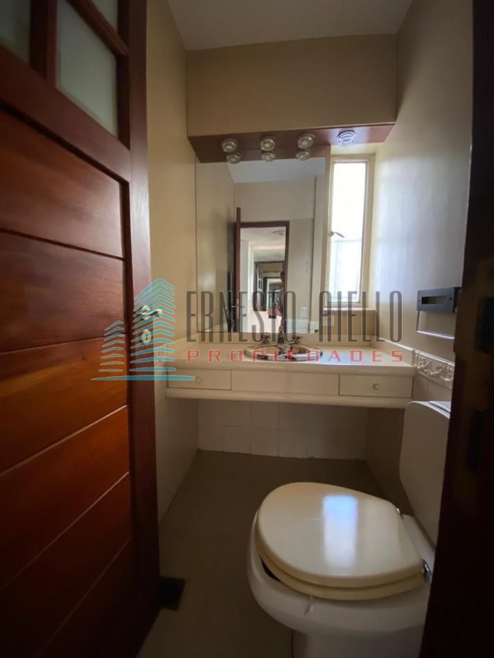 A. Casa en Venta Barrio Parque Bernal