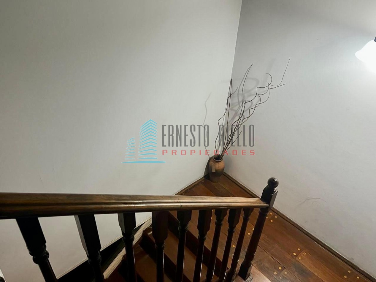 VENTA IMPECABLE CASA DOS PLANTAS CON PARQUE- ZONA RESIDENCIAL 