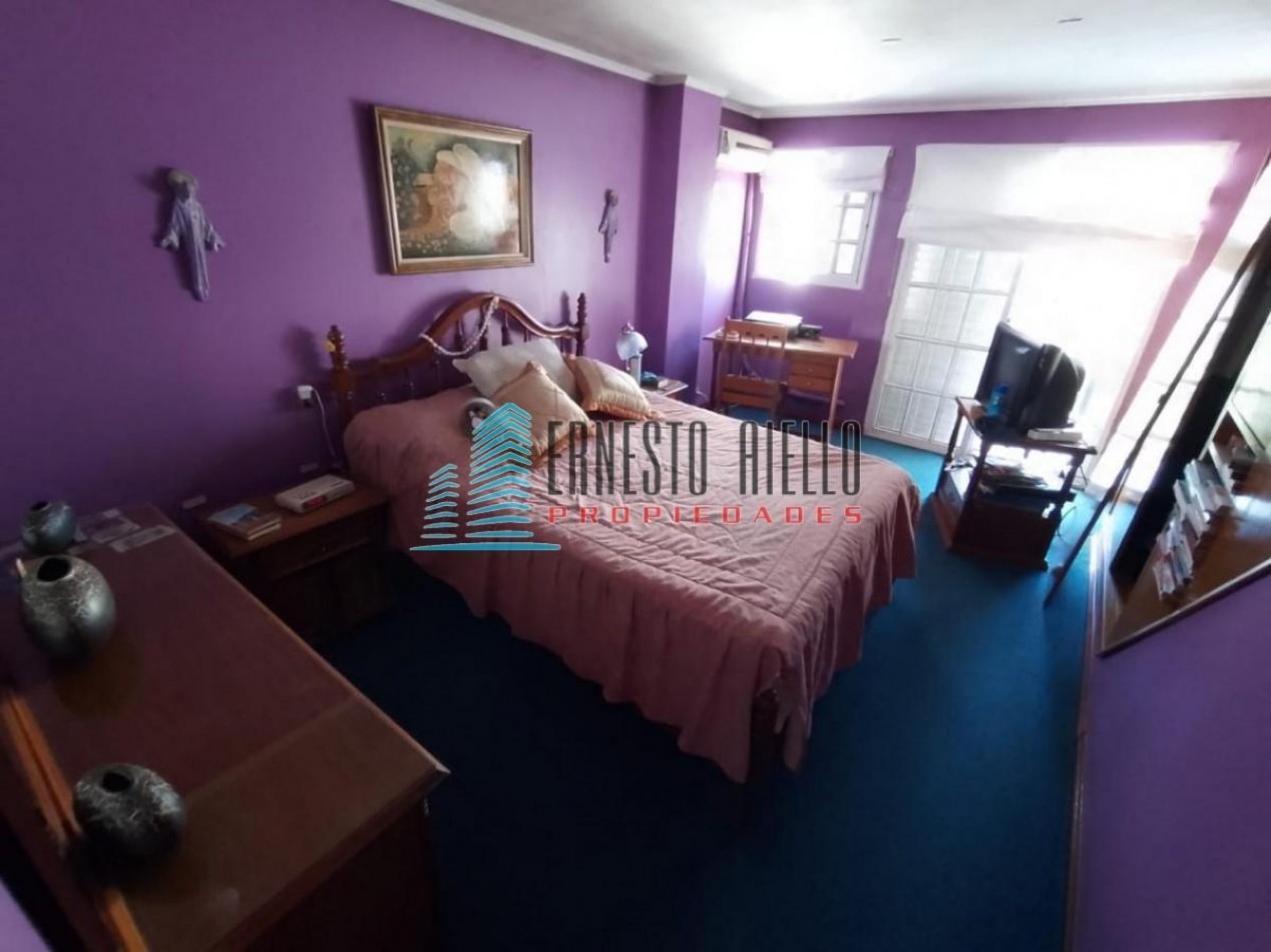 VENTA IMPECABLE DUPLEX CON COCHERA - QUILMES