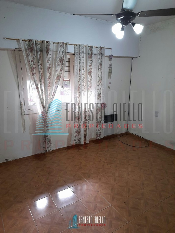 VENTA CASA 3 AMB. C/COCHERA, PATIO Y LAVADERO INDEPENDIENTE. BERAZATEGUI