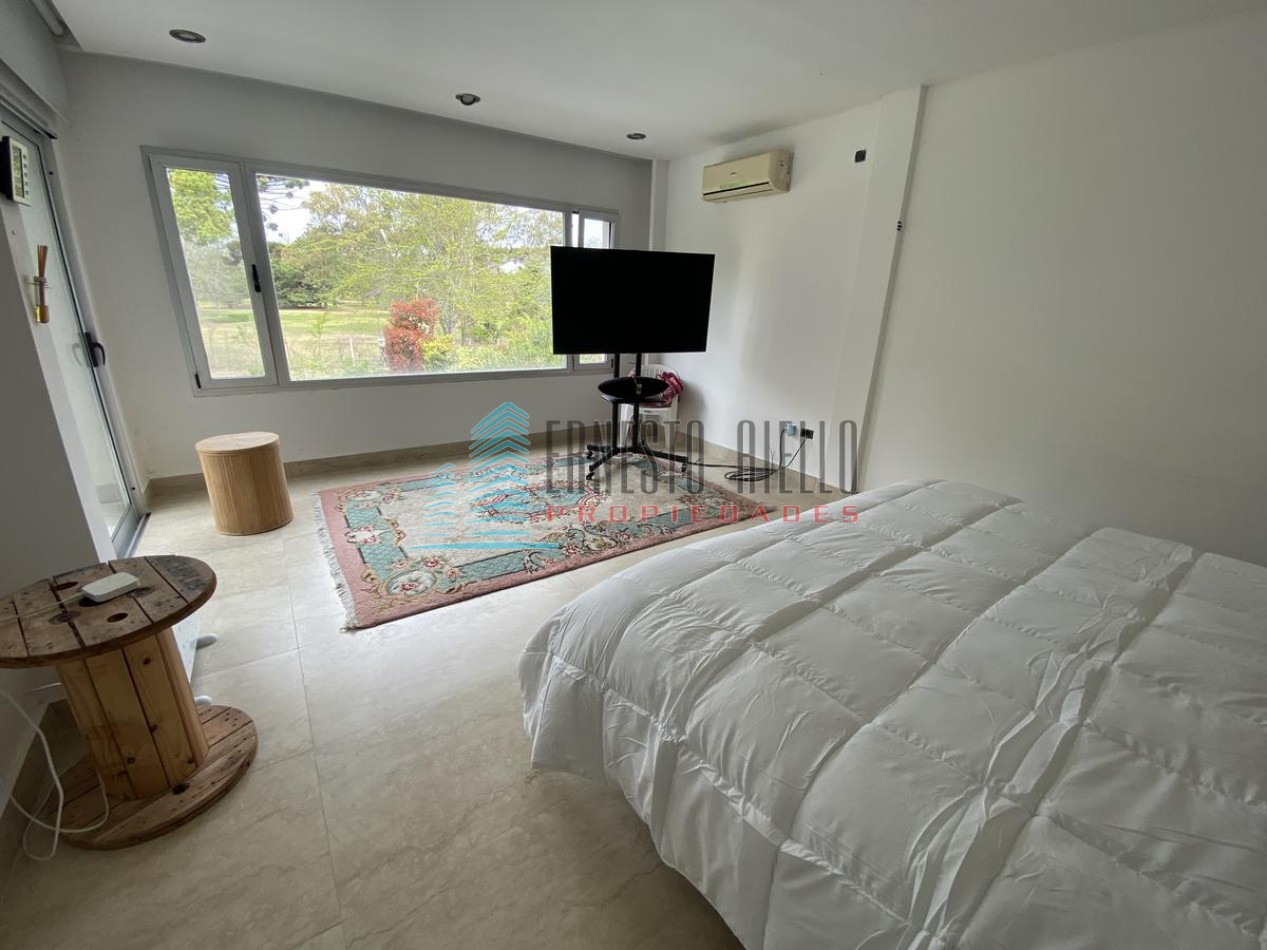 A. VENTA Espectacular CASA en Dos Plantas en Fincas de Iraola