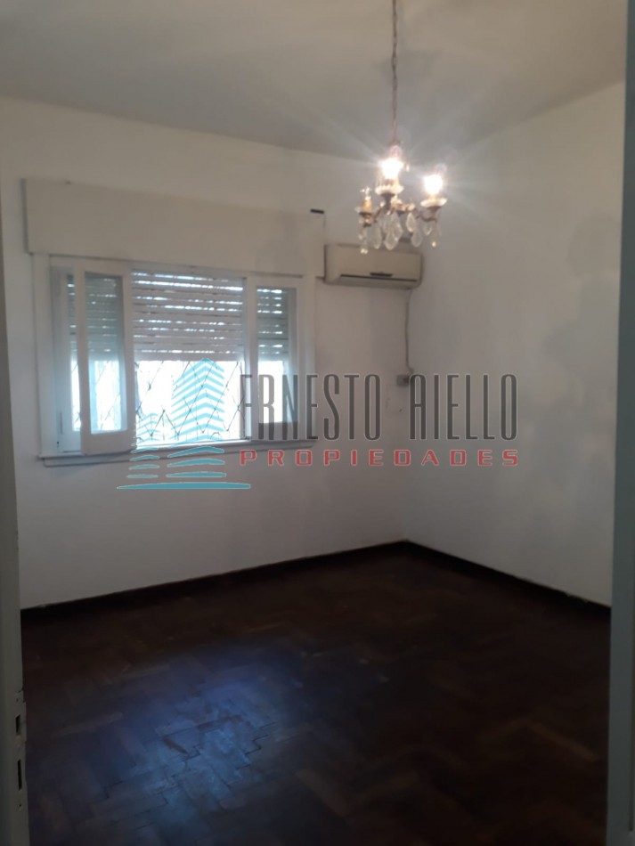 Oportunidad! - Excelente Casa en Dos Plantas - Venta - Quilmes