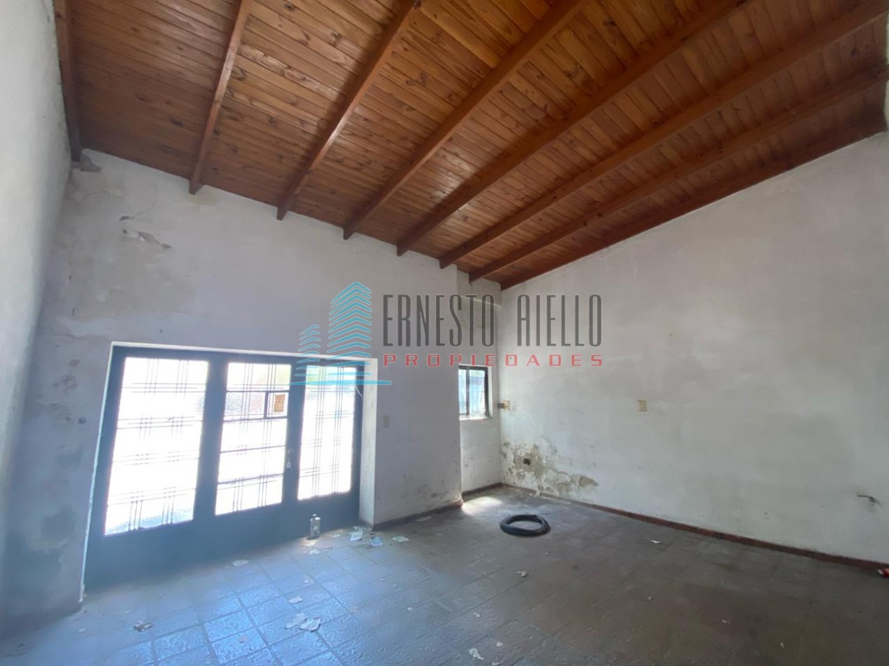 A. Venta Casa a Remodelar - Excelente Ubicacion - Zona de Gastronomia