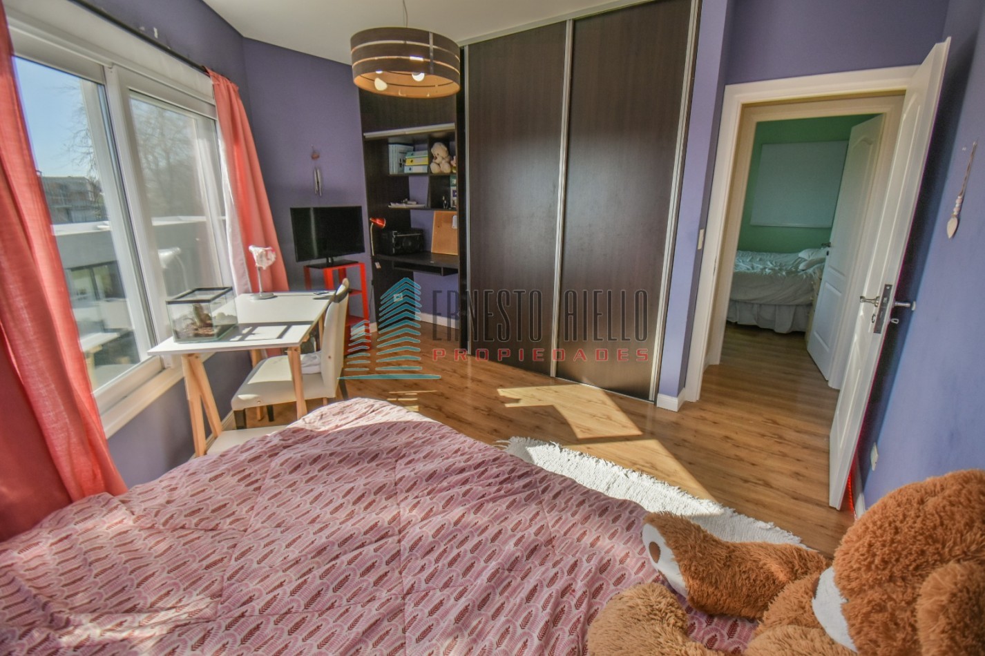 Impecable Piso Venta con dos cocheras -Quilmes Centro