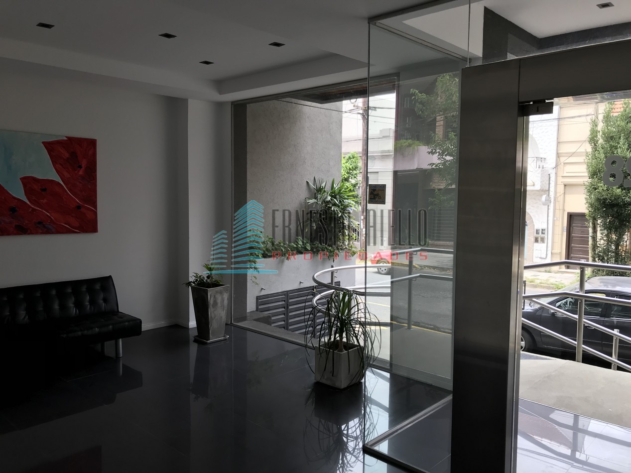 Impecable Piso Venta con dos cocheras -Quilmes Centro