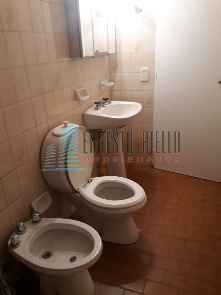 Oportunidad! - Excelente Casa en Dos Plantas - Venta - Quilmes