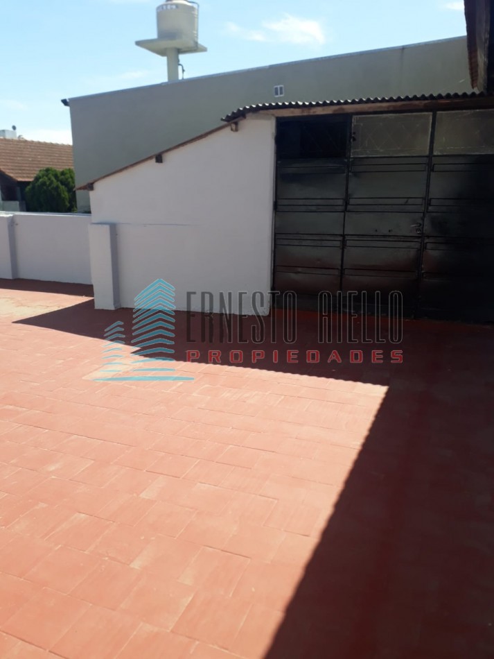 Oportunidad! - Excelente Casa en Dos Plantas - Venta - Quilmes