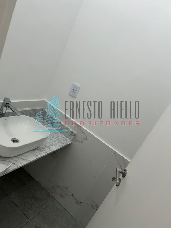 CASA EN VENTA CUATRO AMBIENTES CON PISCINA