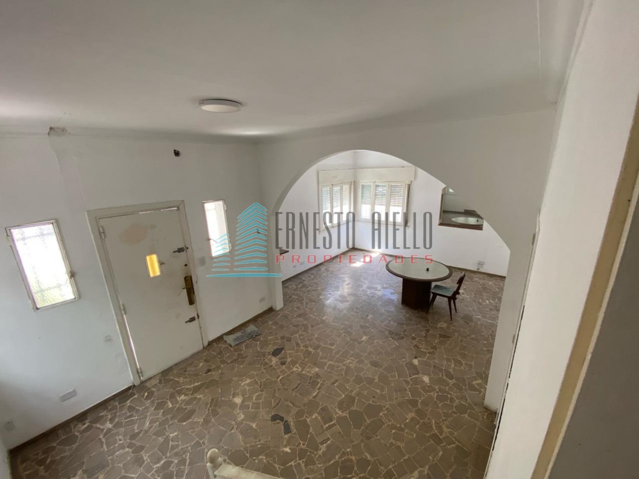 VENTA CASA 4 Ambientes Excelente Ubicacion 