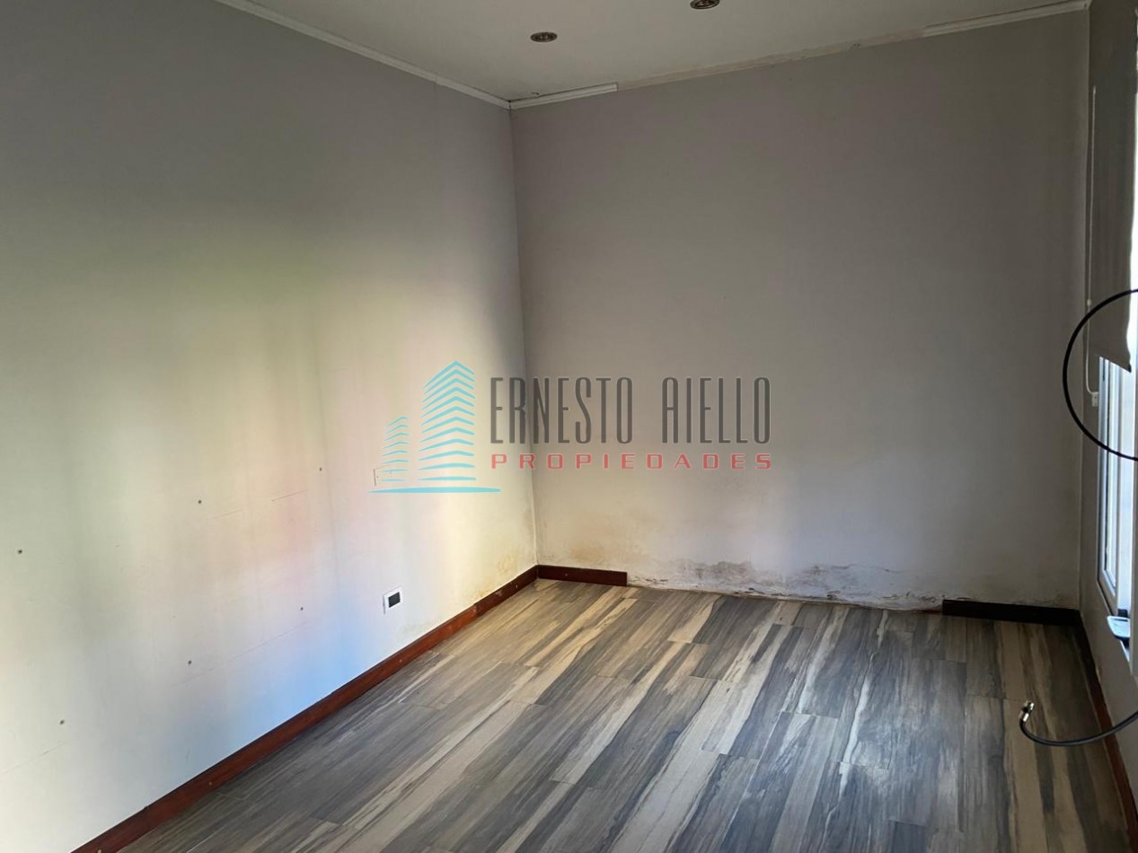 Venta Casa en Una Sola Planta con Piscina - Quilmes